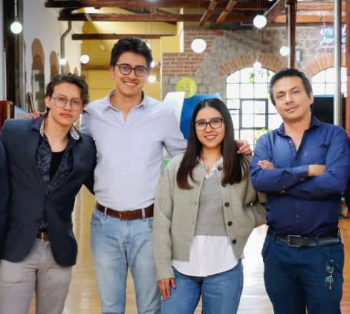 ae vision contenedores automatizados con ia que promueven reciclaje y sostenibilidad. conquito